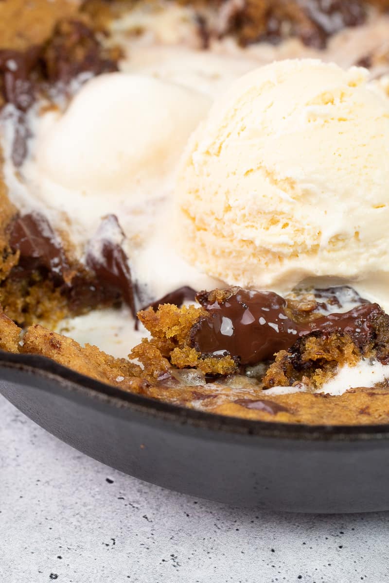 Mini Cast Iron Skillet Cookies (with Premade Dough!) - Pumpkin 'N Spice