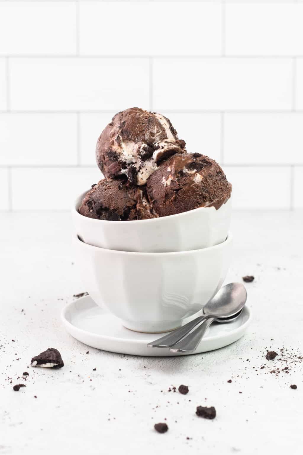 Chocolate Ice Cream with Oreos and Marshmallow | Short Stack Kitchen