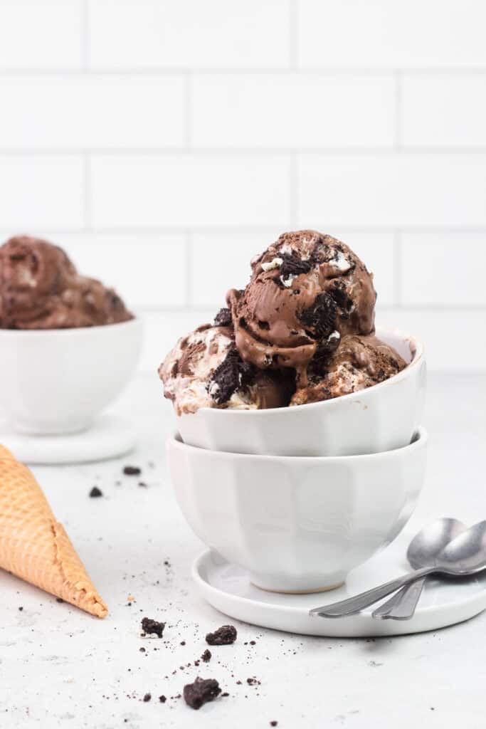 Chocolate Ice Cream with Oreos and Marshmallow | Short Stack Kitchen