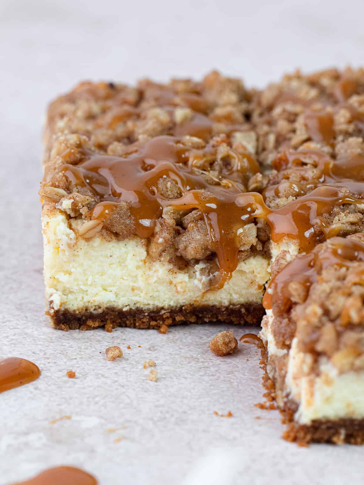 Apple crisp cheesecake bars