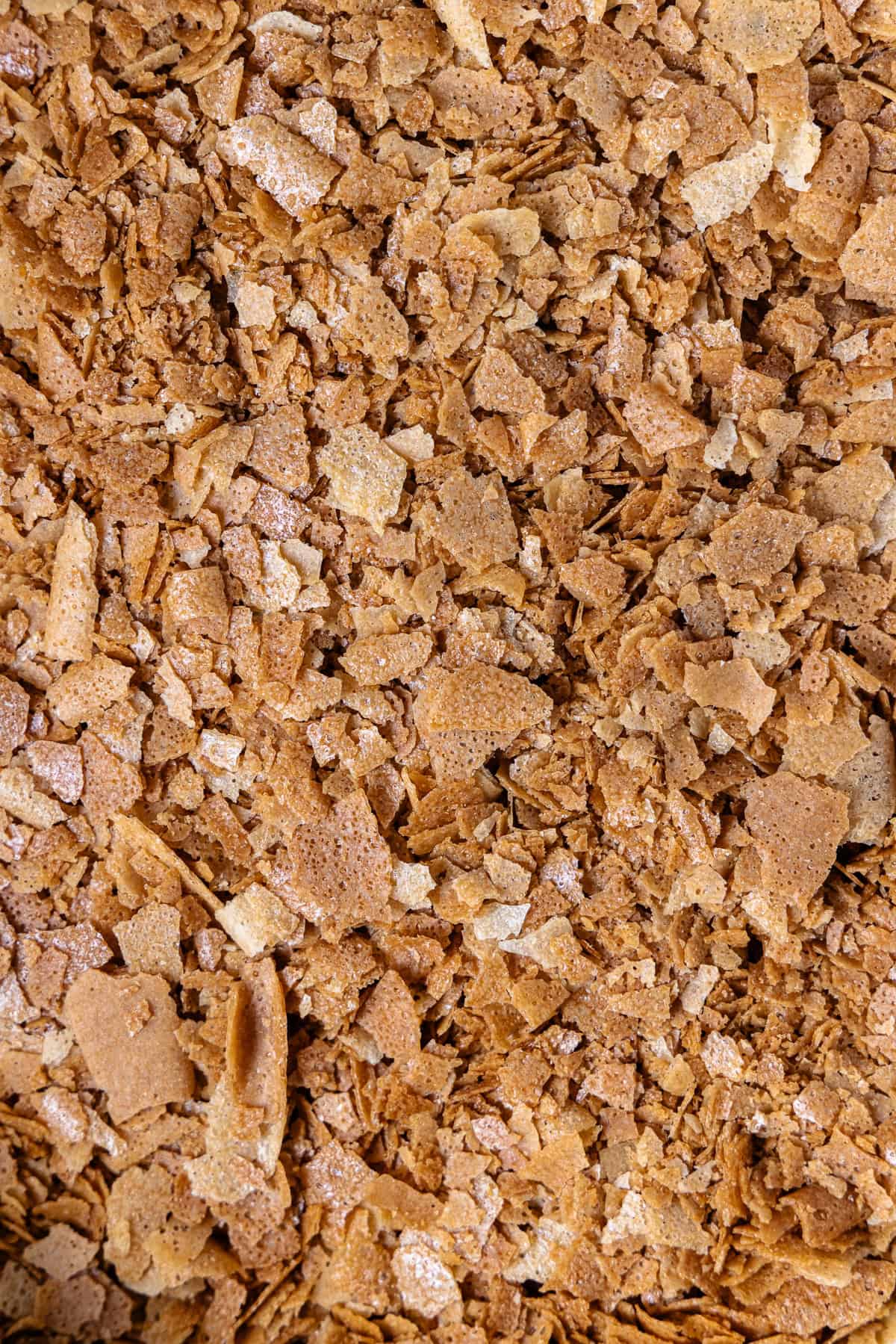 Close up of feuilletine flakes.