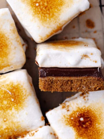 Biscoff smores bars squares.