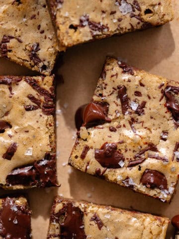 Bourbon blondies feature photo.